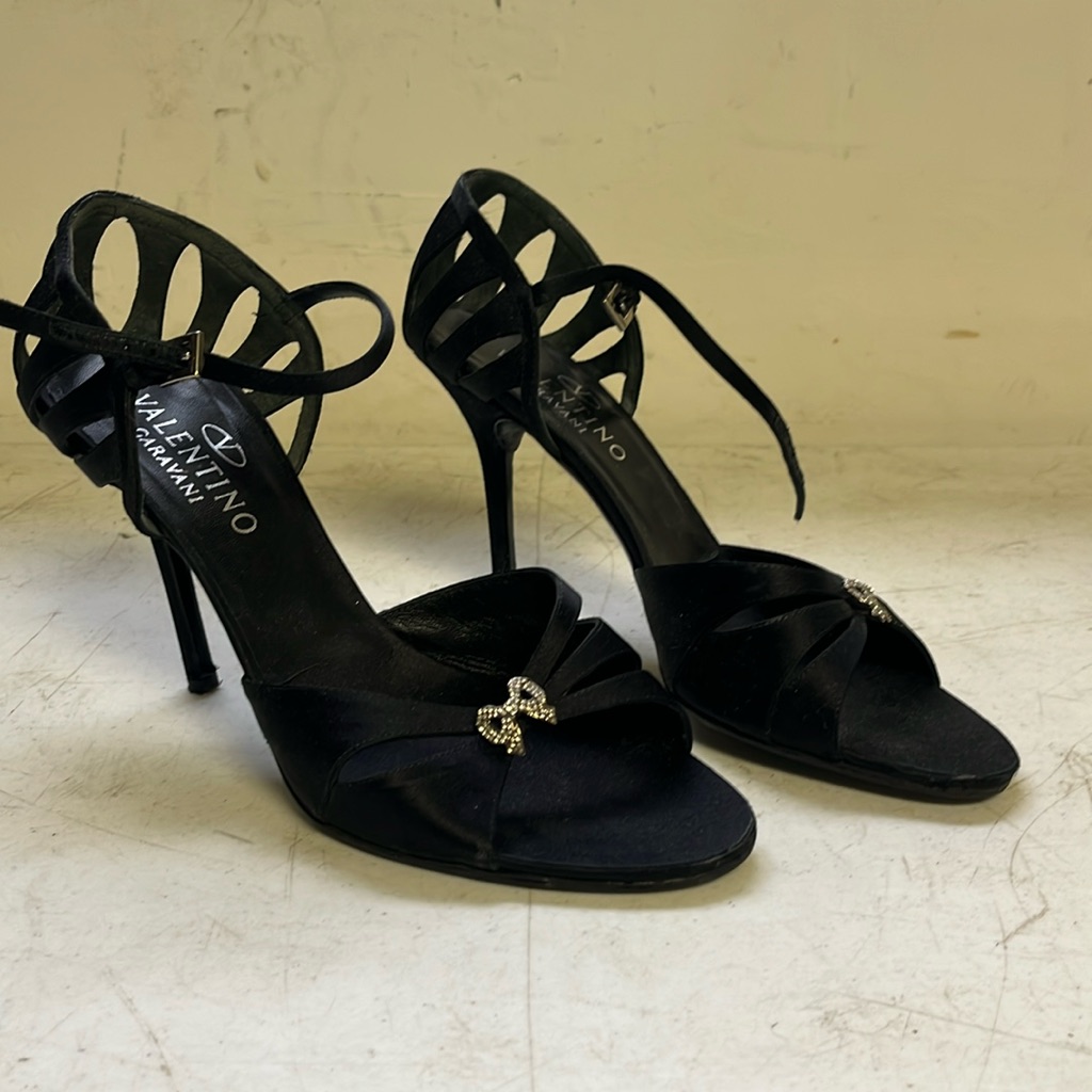Black Stiletto Heels Valentino Caravani Size 8.5 / 40